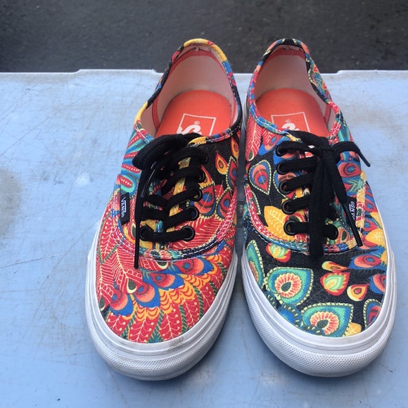 Van’s Rare Classic Lace Up Skate Shoes Mandala Peacock Feather Design Sneakers - Picture 3 of 16